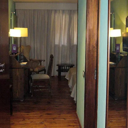Hotel De 4*